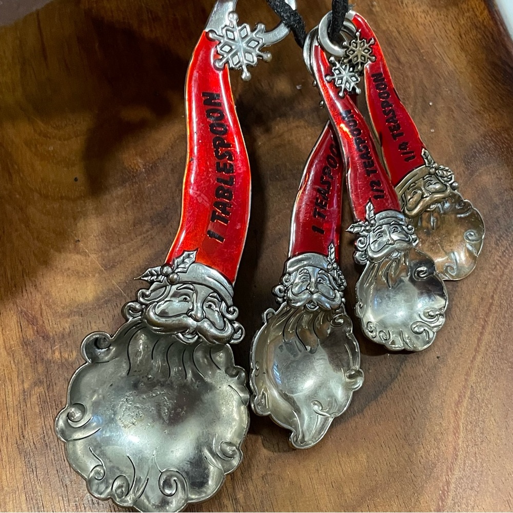 Santa Claus Christmas Holiday Decorative Measuring Christmas Spoons